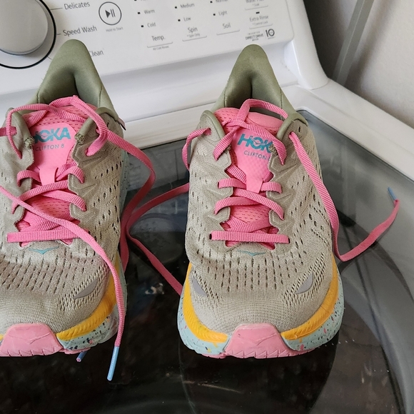 2 pairs of practically new HOKA - Picture 11 of 11